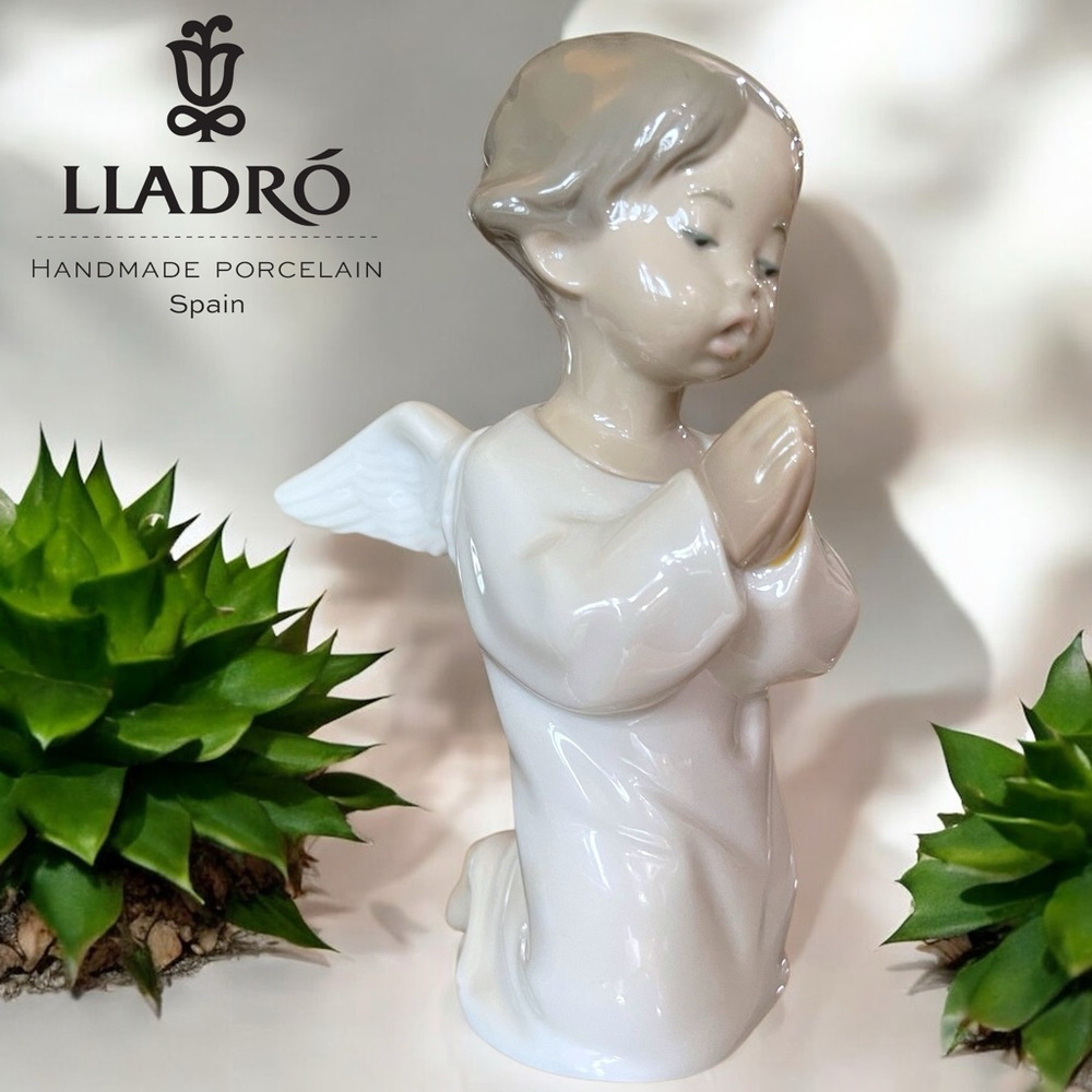 Lladró Angel Praying Figurine #4962 - Picture 1 of 16
